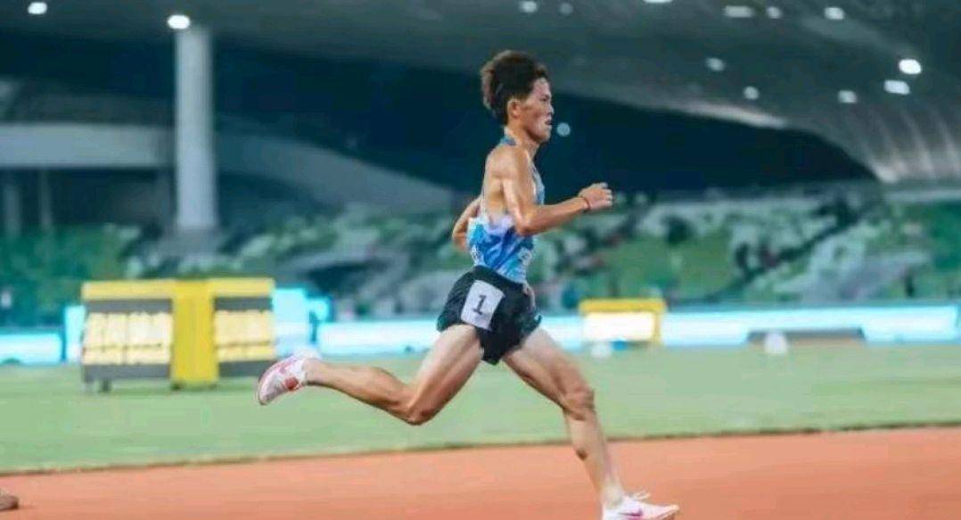 乐鱼体育app官方入口-黄蜂队破天荒进入季后赛赛场，突破成绩